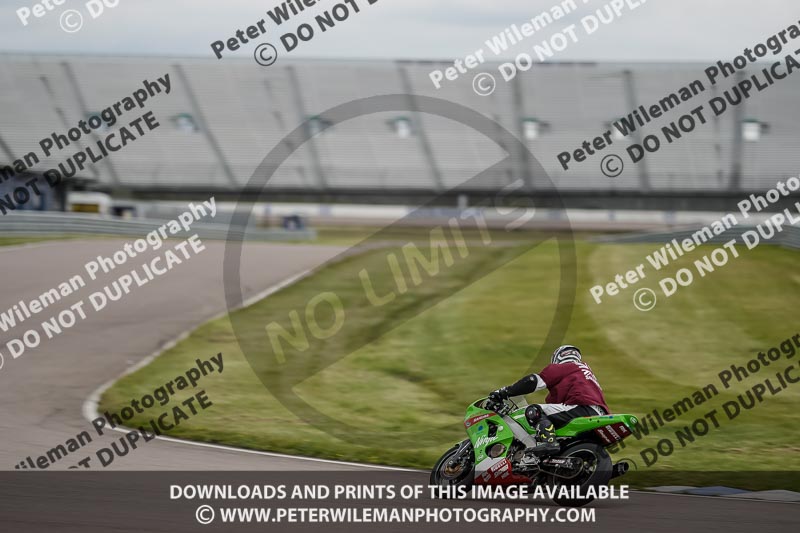 Rockingham no limits trackday;enduro digital images;event digital images;eventdigitalimages;no limits trackdays;peter wileman photography;racing digital images;rockingham raceway northamptonshire;rockingham trackday photographs;trackday digital images;trackday photos